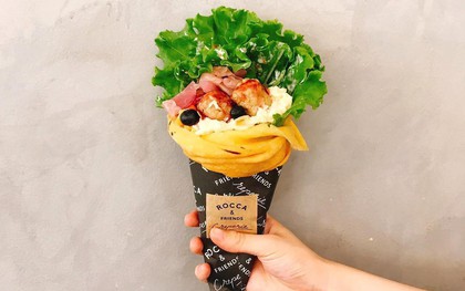 Chỉ từ bánh crepe mà cửa hàng này đã tạo ra 1001 kiểu thưởng thức, thậm chí ăn cùng pate gan, đồ chua như ở Việt Nam