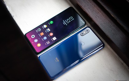 Ảnh thực tế Mi Mix 3 tại Việt Nam: chiếc điện thoại có màn hình tràn viền đẹp nhất của Xiaomi, cấu hình siêu mạnh chẳng ngán game nào