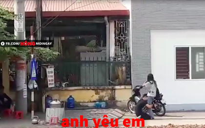 Xôn xao clip thanh niên quỳ gối năn nỉ bạn gái trước cổng trường Cao đẳng Thương Mại Thái Nguyên