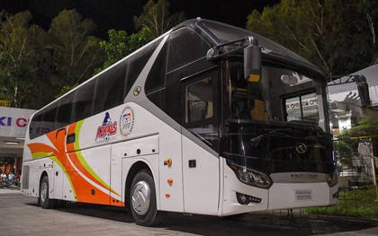 Tuyển Philippines dùng xe bus hiện đại như của Barcelona, đến tuyển Việt Nam cũng phải ao ước