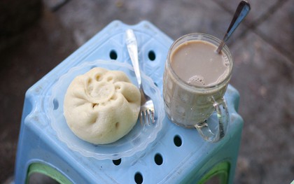 Quán sữa đậu ngũ vị độc nhất ở Hà Nội, khách hàng "muốn gì được nấy"