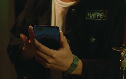 Đây là lý do Nguyễn Trọng Tài chọn Xiaomi Mi 8 Lite trong MV mới nhất của Hongkong1