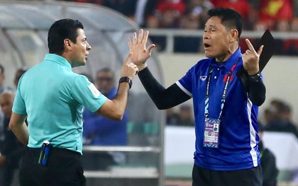 Trọng tài đẳng cấp World Cup gây bức xúc vì liên tục rút thẻ phạt cầu thủ Việt Nam