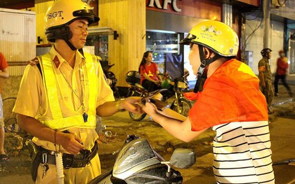 Gần 120 phương tiện bị tạm giữ vì đi bão "quá khích" trong đêm ở Sài Gòn