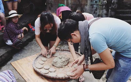 Thứ bánh gắn liền với loài hoa nổi tiếng của Hà Giang lại là một đặc sản mà ai lên đây cũng phải tìm ăn thử
