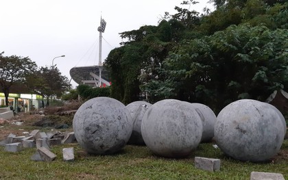 Đã tìm ra vị trí "bí ẩn" của 40 quả cầu đá sau khi bị di dời khỏi sân Mỹ Đình