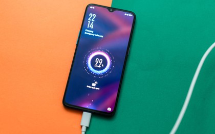 Thử nghiệm sạc nhanh Super VOOC trên Oppo R17 Pro: 35 phút đầy pin mà không nóng máy