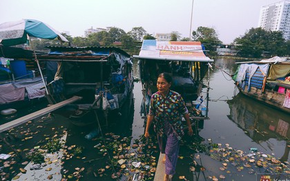 Tết bình dị của người dân xóm chài lênh đênh giữa Sài Gòn: Mâm cỗ đơn giản chỉ với mấy con cá khô