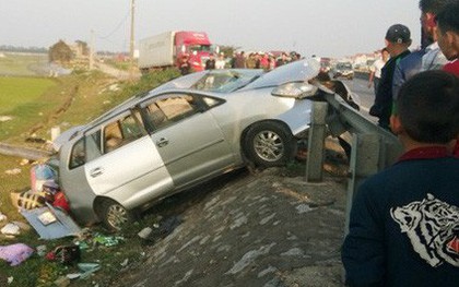 Thuê xe về quê ăn Tết, cả gia đình gặp tai nạn thương tâm khiến hai người chết