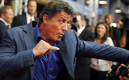 Fan anh hùng cơ bắp Sylvester Stallone được phen hú hồn khi tài tử dính phải tin đồn qua đời