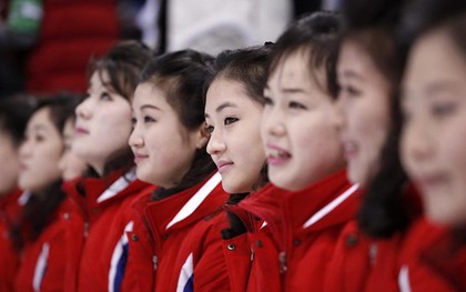 Ảnh: Những “bóng hồng” hoạt náo viên Triều Tiên tỏa nắng ở Olympic