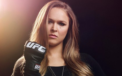 Ronda Rousey: Chuyện hậu trường của mỹ nhân mạnh mẽ nhất làng võ UFC