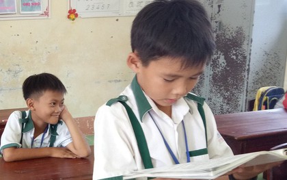 Cà Mau: Nhặt được 44 triệu đồng, bé trai 10 tuổi nhờ ông bà nội tìm người mất để trả lại