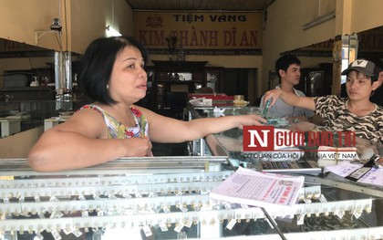 Chủ tiệm vàng kể lại giây phút bị tên cướp cầm búa và dao uy hiếp