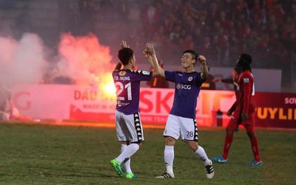 Hà Nội FC khiến Hải Phòng ôm hận trong ngày Hàng Đẫy rực đỏ pháo sáng