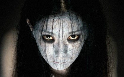 Hai mẹ con ma "tắm phấn" huyền thoại trong "The Grudge" sẽ có bản Mỹ