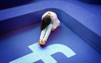Giám đốc Facebook: "Tuần trước chúng tôi còn mạnh mồm dọa người ta, giờ thì đã hối hận lắm rồi."