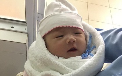 Hà Nội: Truy tìm người đàn ông 30 tuổi đem bé gái sơ sinh đến bệnh viện nhờ người trông rồi bỏ đi