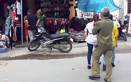 Vụ dùng búa đánh bạn gái tử vong: Mẹ nghi phạm khóc ngất khi hay tin