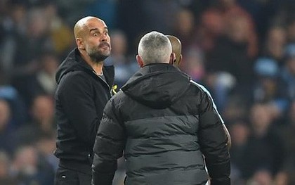 Trừng mắt chửi trọng tài thiên vị Liverpool, Pep Guardiola bị đuổi