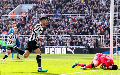 Hàng thủ hớ hênh, Arsenal thua ngược trước Newcastle