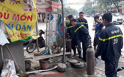 Nổ tại cửa hàng bán bóng bay, bình khí văng trăm mét