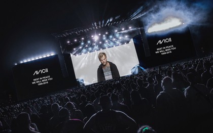 DJ Kygo khép lại set diễn tại Coachella với màn tưởng nhớ Avicii