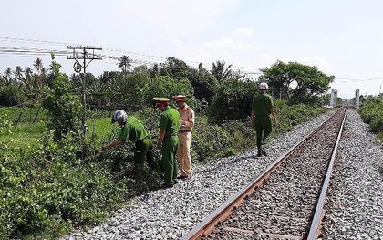 Đi đưa tang cháu, người đàn ông bị tàu hỏa tông tử vong