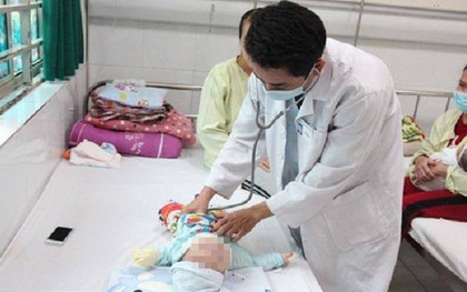 Hà Nội: Bé gái 8 tháng tuổi nhập viện sau khi bù nước bằng oresol và men tiêu hóa