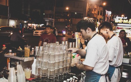 Cứ đêm xuống là "chợ nhà giàu" Tân Định lại trở thành một khu ẩm thực đêm đông đúc và nhộn nhịp