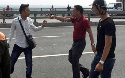 Phản ánh cá cược chọi gà, phóng viên bị dọa cắt... lỗ tai