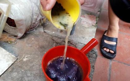 Hà Nội: Hàng nghìn hộ dân hơn 10 năm qua phải "ngậm đắng" sử dụng nước từ nguồn nước đen, bốc mùi hôi thối