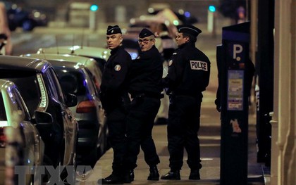 Nghi phạm tấn công bằng dao tại Paris là người gốc Chechnya
