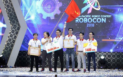 Không quá bất ngờ, đại học Lạc Hồng chính thức vô địch Robocon Việt Nam lần thứ 8!