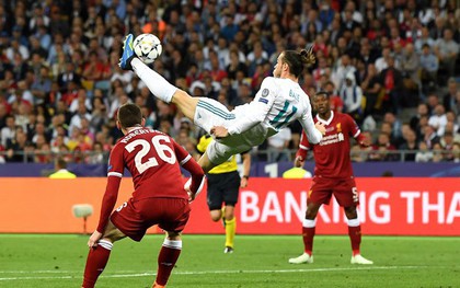 Bale lập siêu phẩm xe đạp chổng ngược, hóa siêu anh hùng trong trận chung kết