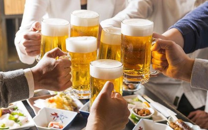Đàn ông Việt Nam uống rượu bia nhiều nhất thế giới