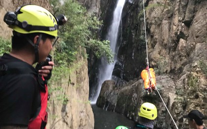 Đoàn cứu hộ kể lại hành trình khốc liệt suốt 3 ngày tìm cách đưa thi thể nam phượt thủ ra khỏi thác Lao Phào để về với gia đình
