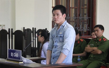 Bị cáo nhận tội hiếp dâm thiếu nữ lớp 7, tòa chỉ xử tội "Giết người"