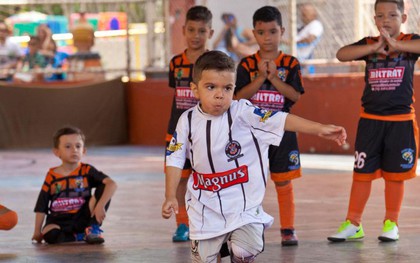 Thần đồng bóng đá Brazil mắc bệnh khó chữa, cầu mong phép màu giống Messi