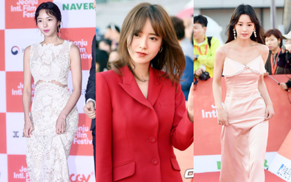 Thảm đỏ LHP Jeonju: "Nàng cỏ" Goo Hye Sun đẹp rực rỡ ngày trở lại, không cần hở vẫn lấn át loạt mỹ nhân lộng lẫy