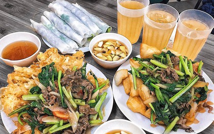 Ngoài phố bánh xèo, Hà Nội còn có hẳn con phố chuyên bán phở cuốn lâu đời, bạn đã ăn hết chưa?