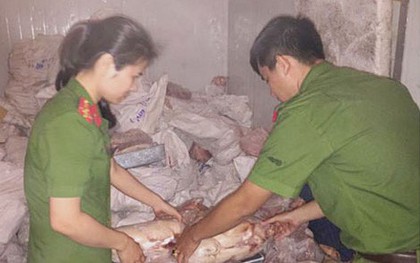 Phát hiện 5 tấn nội tạng, heo sữa bẩn chuẩn bị tuồn ra nhà hàng