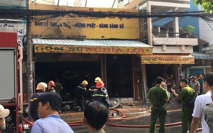 Cháy lớn tại cửa hàng đồ gốm ở Sài Gòn, nhiều tài sản bị thiêu rụi