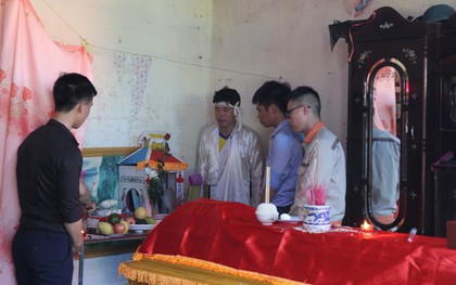 Người thân òa khóc nức nở trong đám tang 3 mẹ con sản phụ tử vong dưới gầm xe tải ở Hà Nội