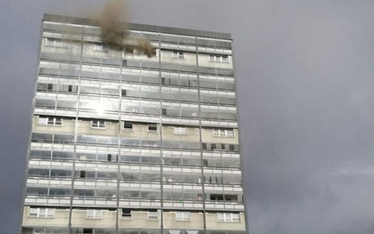 Hỏa hoạn đúng dịp tưởng niệm 1 năm xảy ra vụ cháy Grenfell Tower