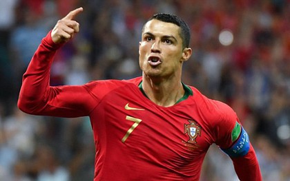 "Siêu nhân" Ronaldo chạm tới 3 kỷ lục ngày phá lưới Tây Ban Nha