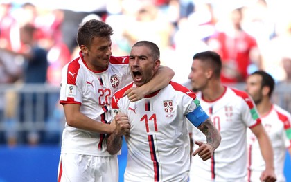 Kolarov đá phạt thần sầu, Serbia giành 3 điểm ngày ra quân World Cup 2018