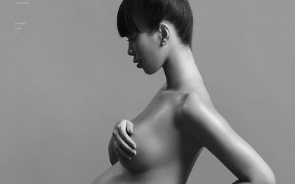 Siêu mẫu Hà Anh tung ảnh nude nóng bỏng khoe bụng bầu vượt mặt trước giờ sinh
