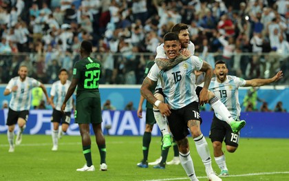 Argentina vượt qua cửa tử, Messi vẫn tung hoành ở World Cup 2018