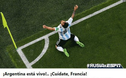 Báo quốc tế quên luôn VAR, ngất ngây khen phép màu Messi, Rojo